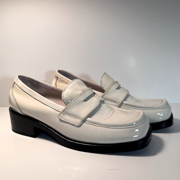 Jeffrey Campbell Sorbonne Y2K Cream Chunky Heel Penny Loafers Womens Size 9.5 - Picture 2 of 8